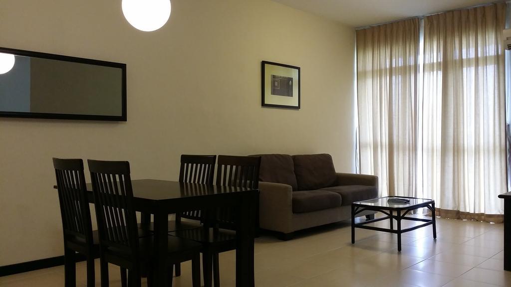 Jean Cleancomfy Apt Near Beach バツーフェリンギビーチ 部屋 写真