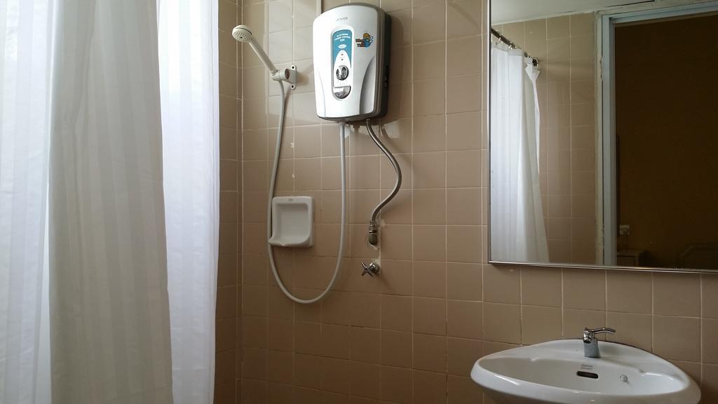 Jean Cleancomfy Apt Near Beach バツーフェリンギビーチ 部屋 写真