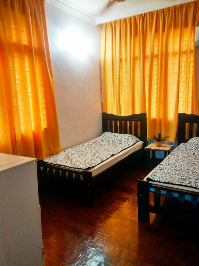 Jean Cleancomfy Apt Near Beach バツーフェリンギビーチ エクステリア 写真